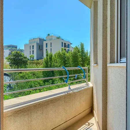 A Comfortable W Balcony 4 Min Walk To Spalato