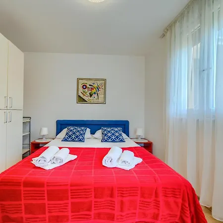 A Comfortable W Balcony 4 Min Walk To Spalato