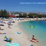A Comfortable W Balcony 4 Min Walk To דירה ספליט
