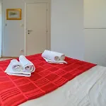 דירה A Comfortable W Balcony 4 Min Walk To *