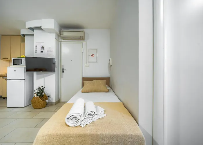 A Comfortable W Balcony 4 Min Walk To Apartment Split