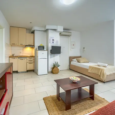 A Comfortable W Balcony 4 Min Walk To Lejlighed *